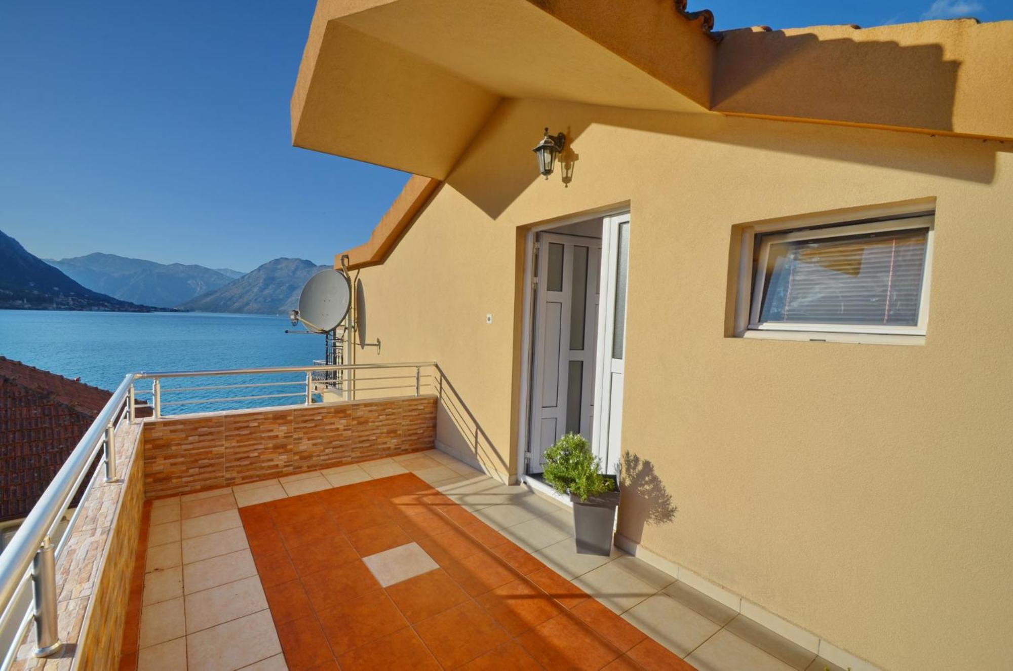 Apartment The Sea Coast Kotor Eksteriør bilde
